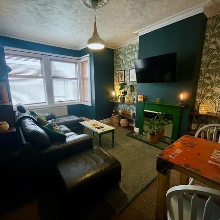Stylish And Artistic Flat In Southend On Sea Apartment Екстериор снимка