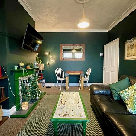 Stylish And Artistic Flat In Southend On Sea Apartment Екстериор снимка