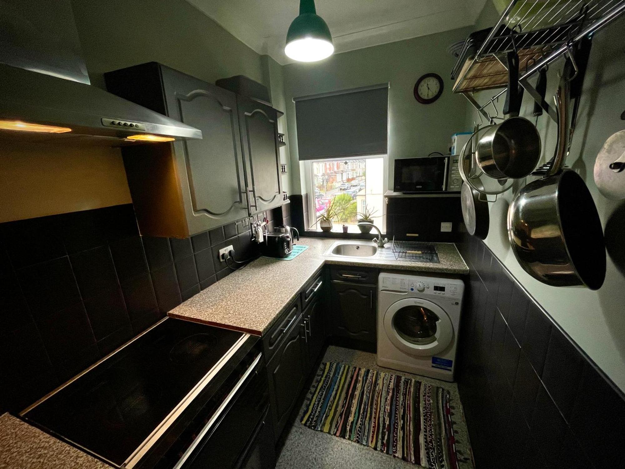 Stylish And Artistic Flat In Southend On Sea Apartment Екстериор снимка