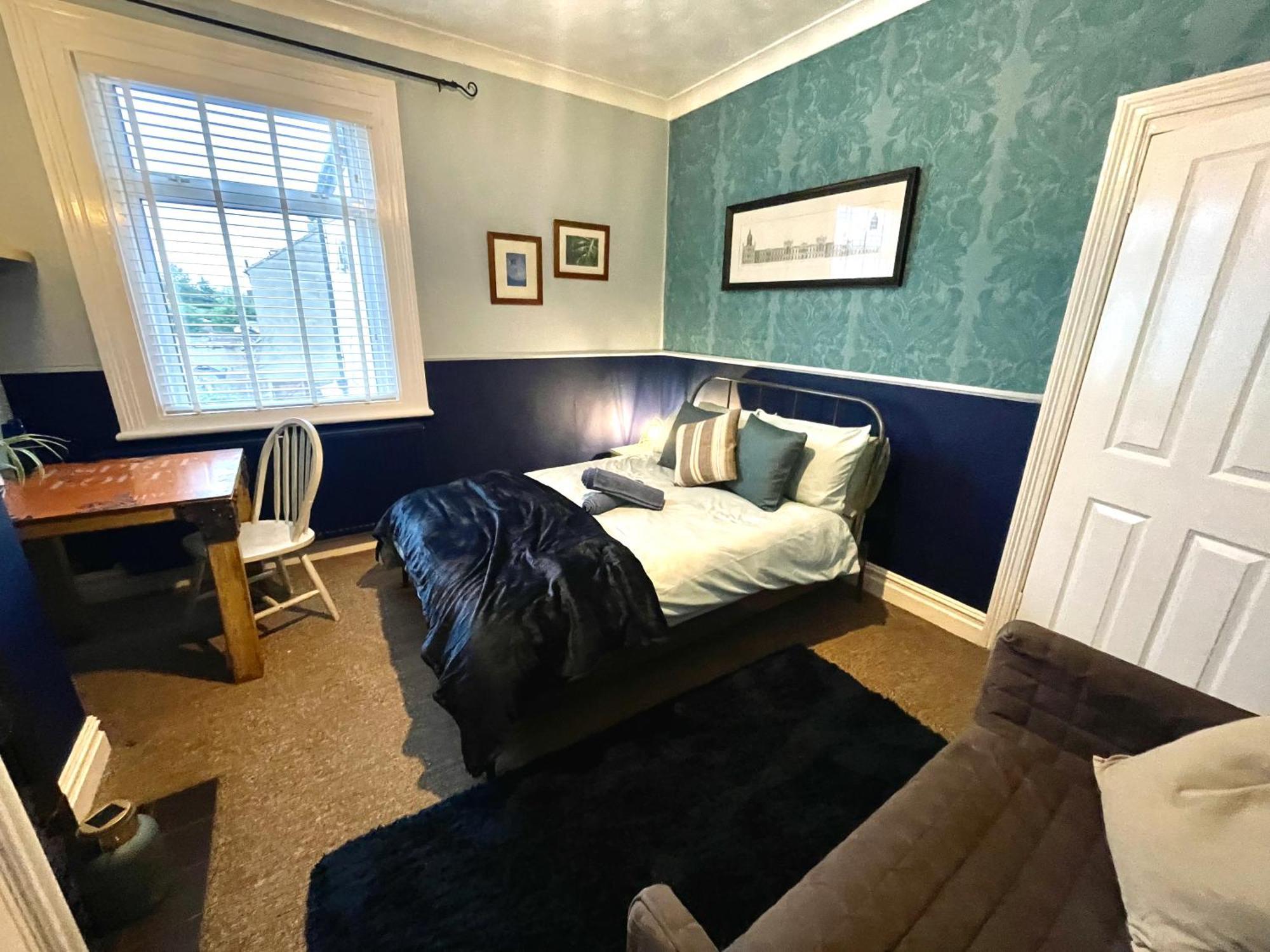 Stylish And Artistic Flat In Southend On Sea Apartment Екстериор снимка